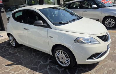 Lancia Ypsilon 1.2 69 CV 5 porte GPL Silver Plus (3)