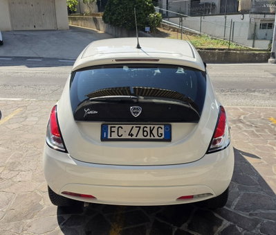 Lancia Ypsilon 1.2 69 CV 5 porte GPL Silver Plus (5)