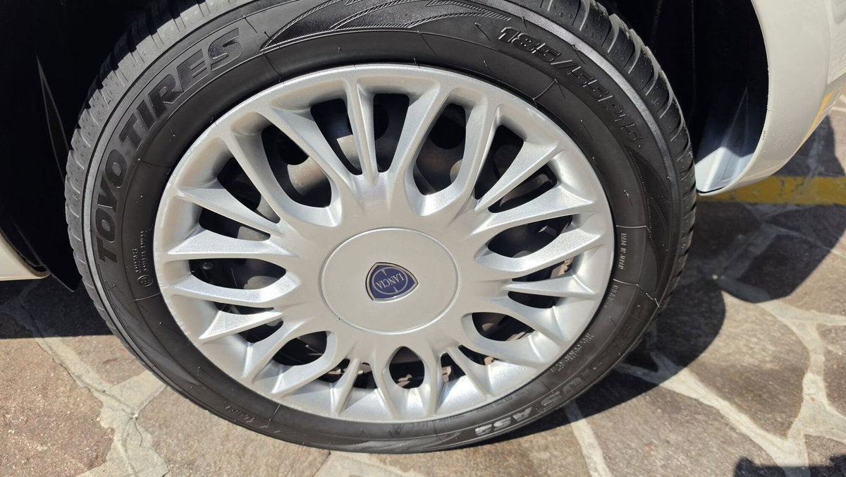 Lancia Ypsilon 1.2 69 CV 5 porte GPL Silver Plus (7)