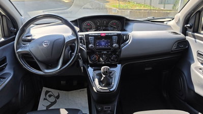 Lancia Ypsilon 1.2 69 CV 5 porte GPL Silver Plus (8)