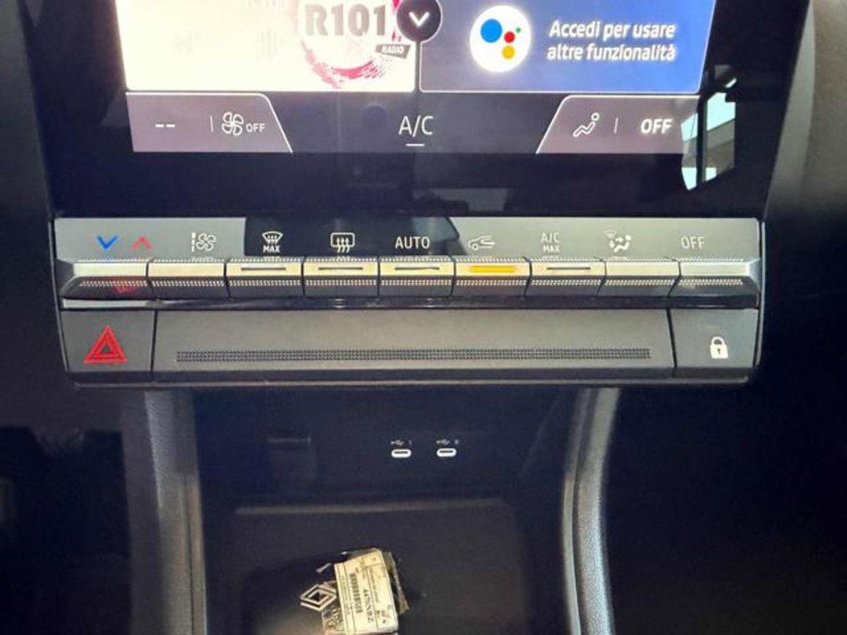Renault Captur 1.0 eco-g Techno 100cv (8)