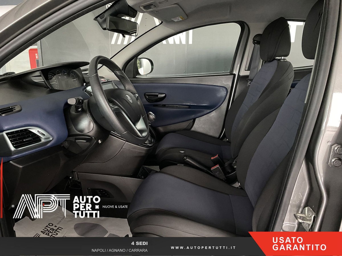Lancia Ypsilon 1.0 FireFly 5 porte S&S Hybrid Ecochic A. Ferretti (10)