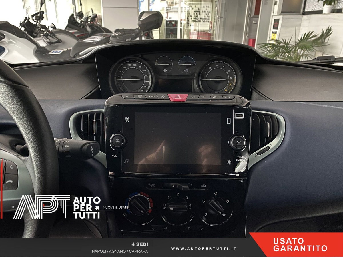 Lancia Ypsilon 1.0 FireFly 5 porte S&S Hybrid Ecochic A. Ferretti (12)