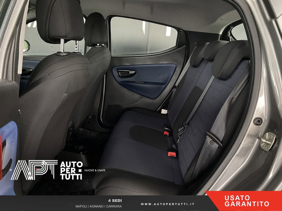 Lancia Ypsilon 1.0 FireFly 5 porte S&S Hybrid Ecochic A. Ferretti (14)