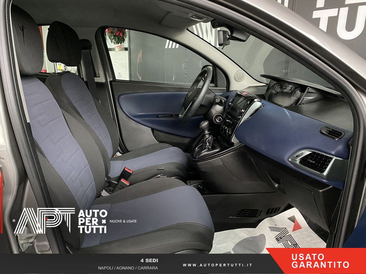 Lancia Ypsilon 1.0 FireFly 5 porte S&S Hybrid Ecochic A. Ferretti (16)