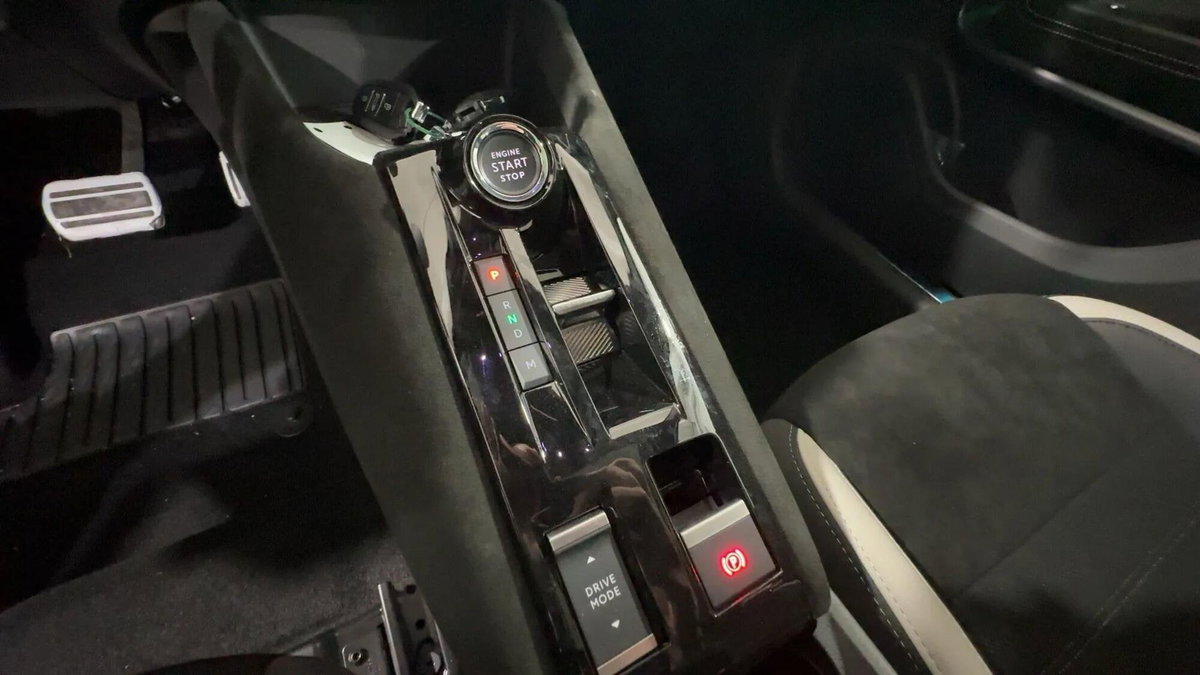 Alfa Romeo Junior 1.2 ibrida Sport Speciale 145cv edct6 (16)