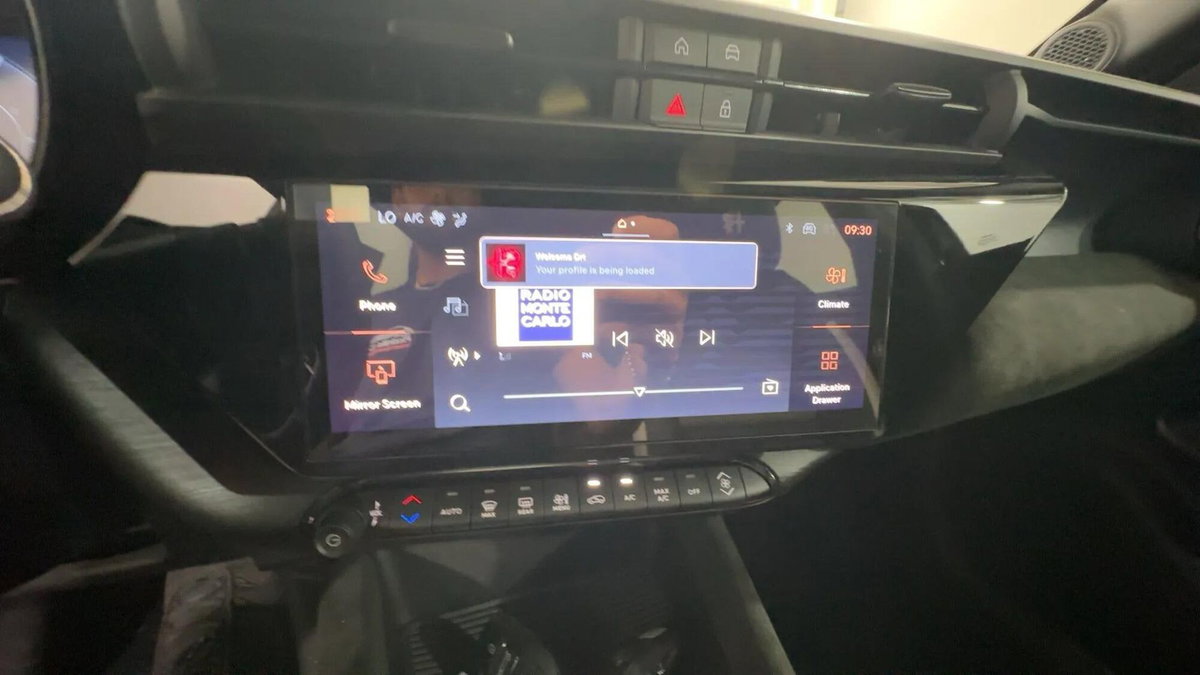 Alfa Romeo Junior 1.2 ibrida Sport Speciale 145cv edct6 (15)