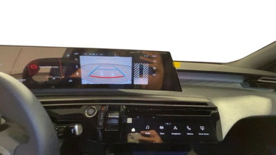 Peugeot 3008 1.2 hybrid GT Exclusive 145cv e-dcs6 (10)