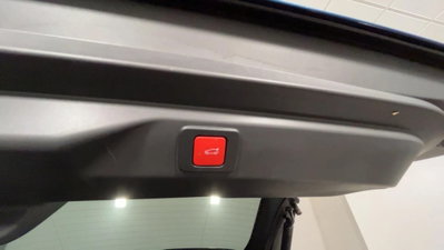 Peugeot 3008 1.2 hybrid GT Exclusive 145cv e-dcs6 (11)