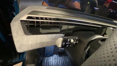 Peugeot 3008 1.2 hybrid GT Exclusive 145cv e-dcs6 (16)