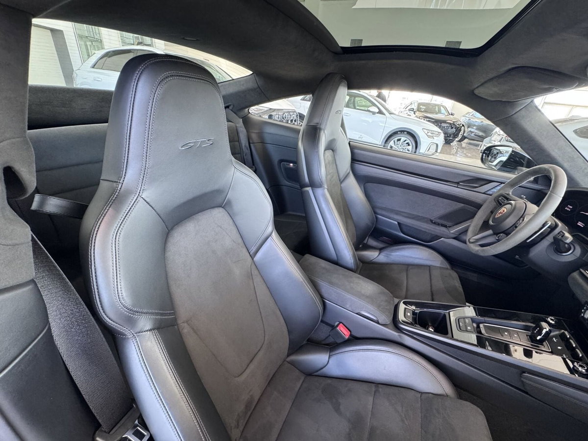 Porsche 911 Coupé Coupe 3.0 Carrera 4 GTS (18)