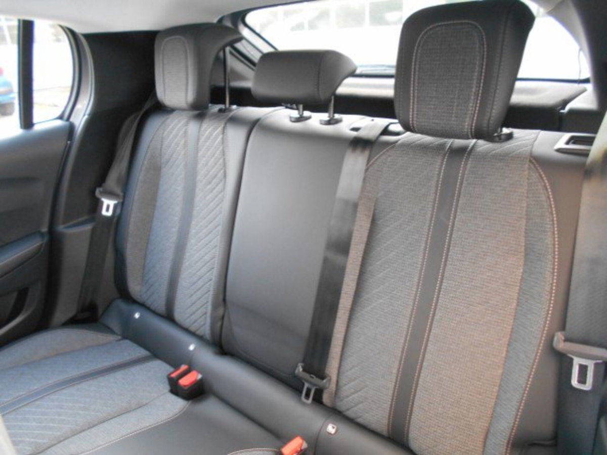 Peugeot 208 51 kWh Style (14)