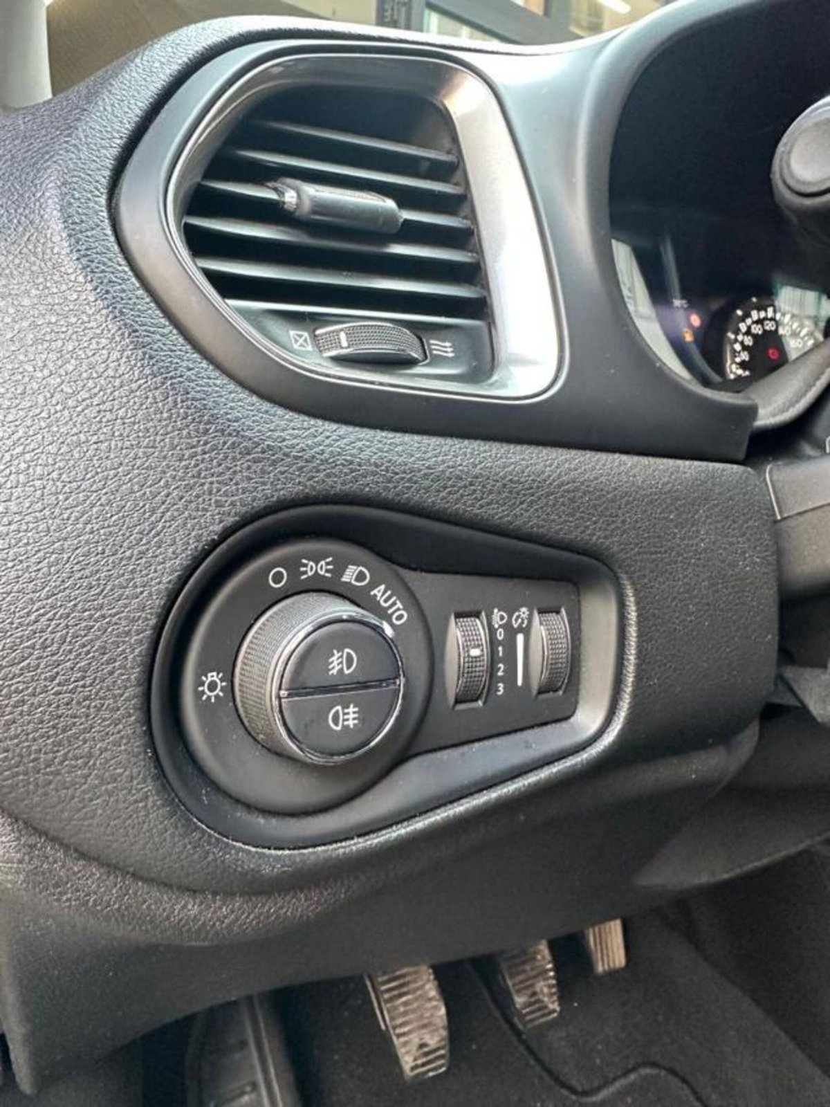 Jeep Renegade 1.6 Mjt 130 CV Limited (15)
