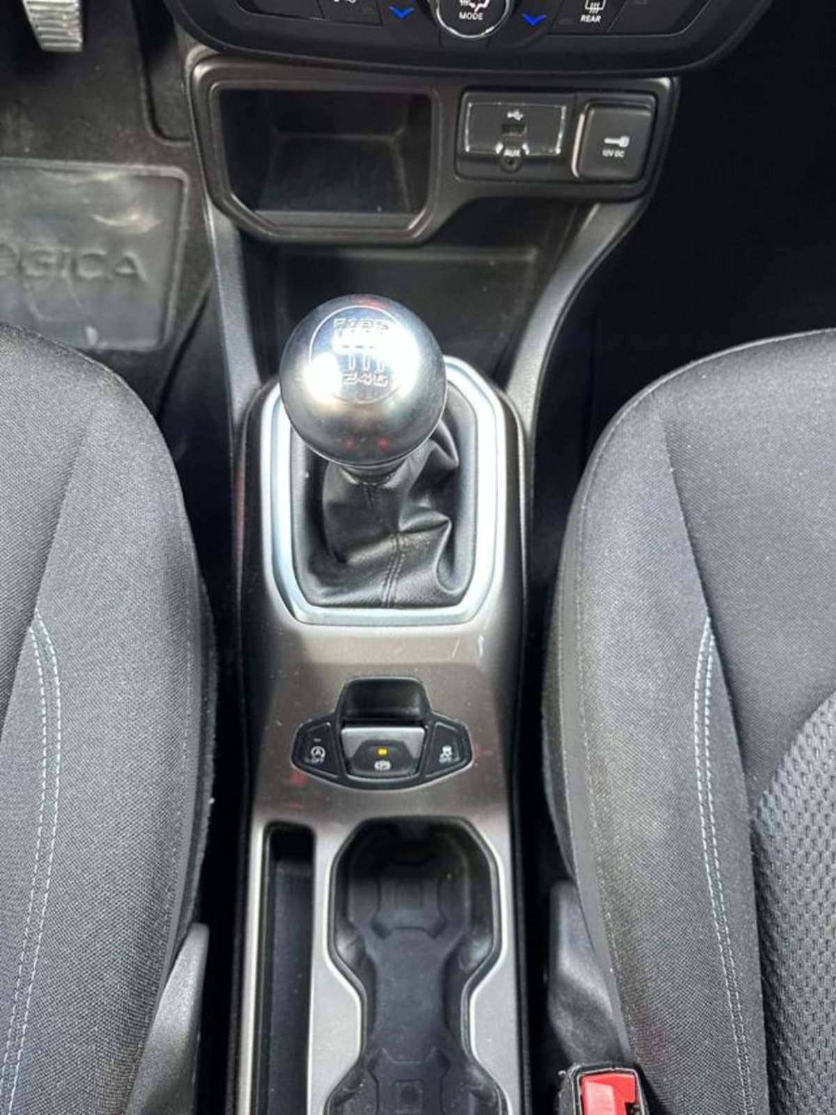 Jeep Renegade 1.6 Mjt 130 CV Limited (16)