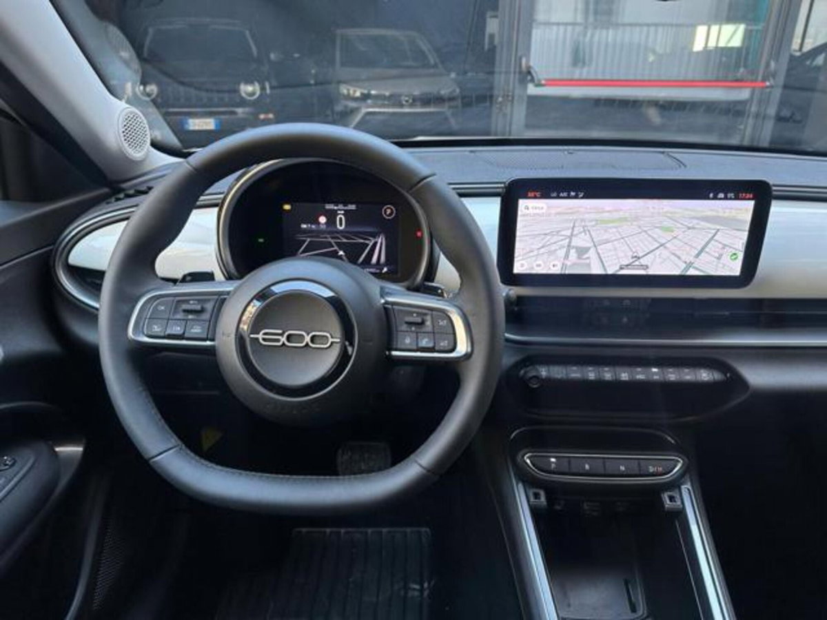 Fiat 600 1.2 hybrid Serie Speciale Icon 110cv auto (9)