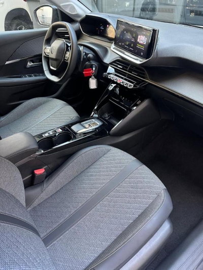 Peugeot 208 1.2 hybrid Active 100cv e-dcs 6 (11)