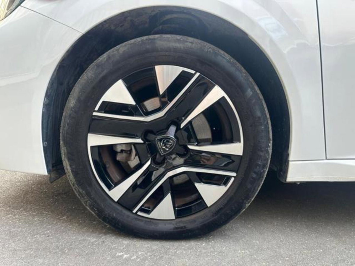 Peugeot 208 1.2 hybrid Active 100cv e-dcs 6 (17)