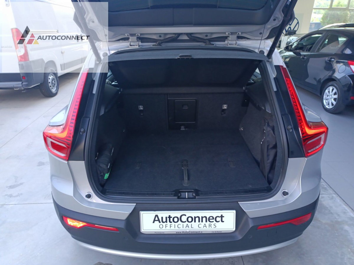 Volvo XC40 B4 AWD automatico Core (14)