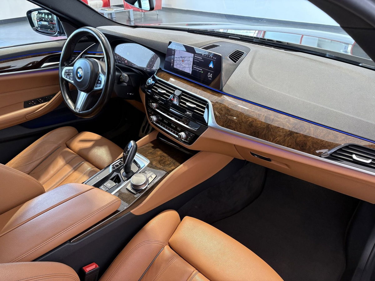 BMW Serie 5 Touring 530d xDrive  Msport (16)