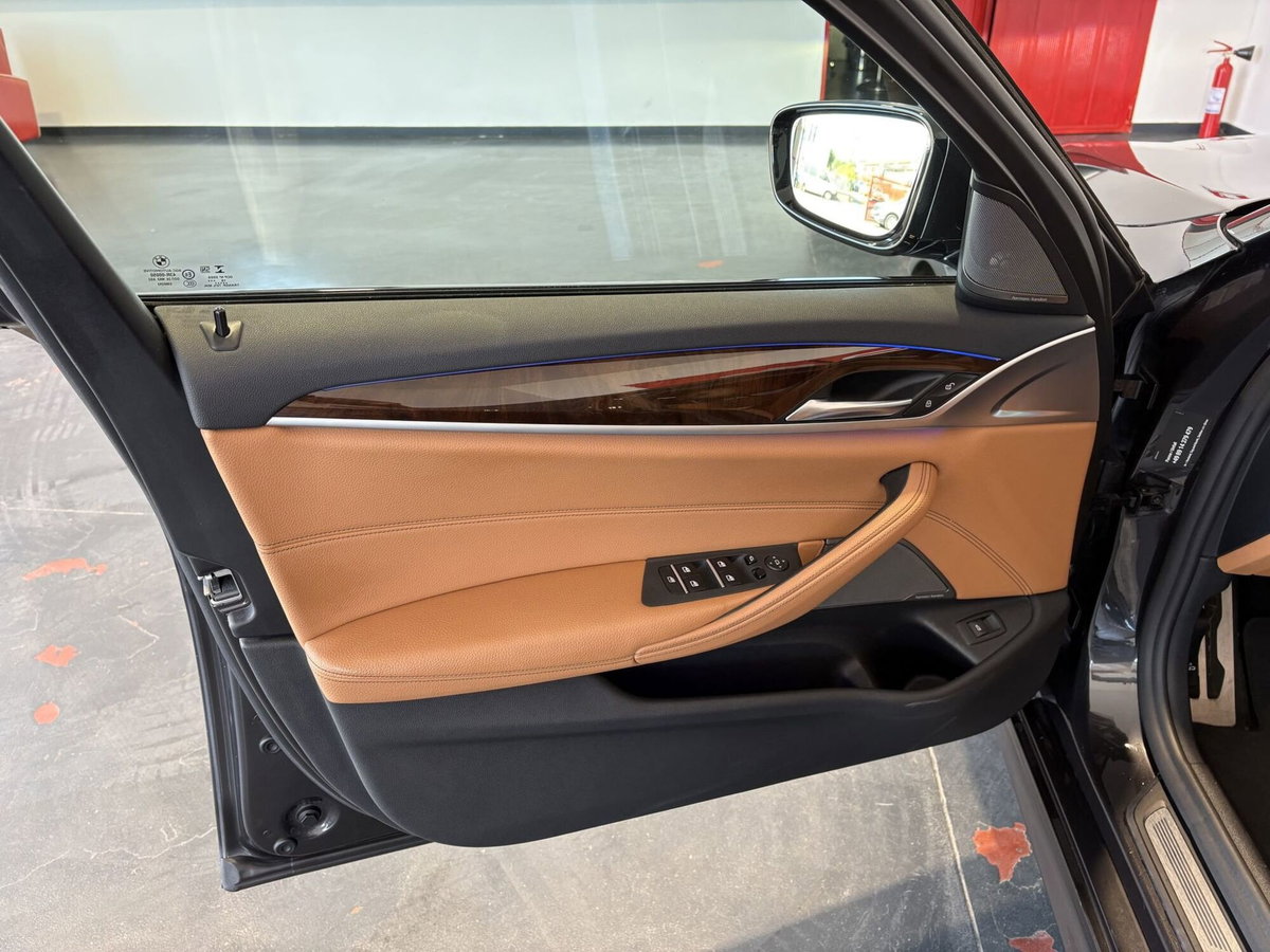 BMW Serie 5 Touring 530d xDrive  Msport (18)