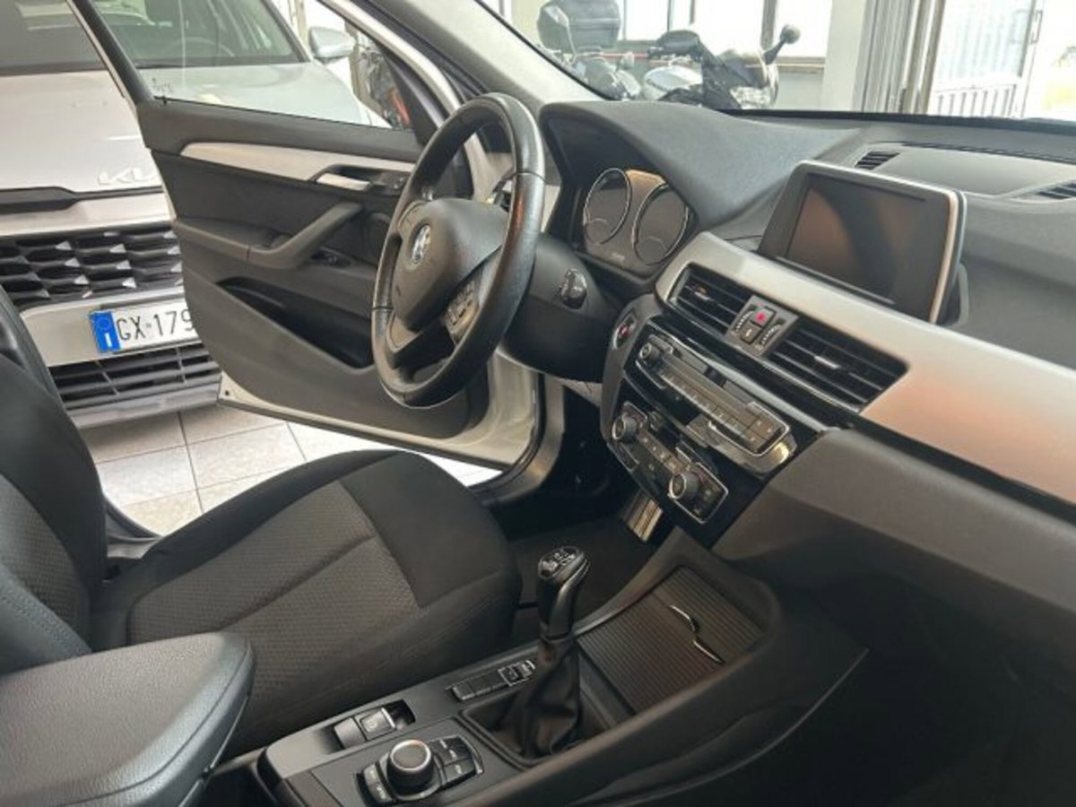 BMW X1 sDrive18i Advantage (11)