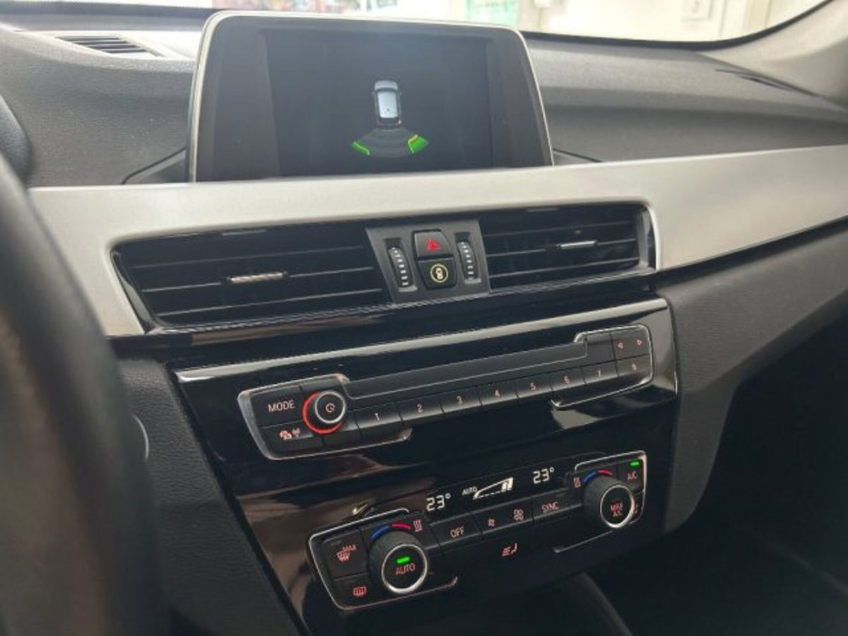 BMW X1 sDrive18i Advantage (14)