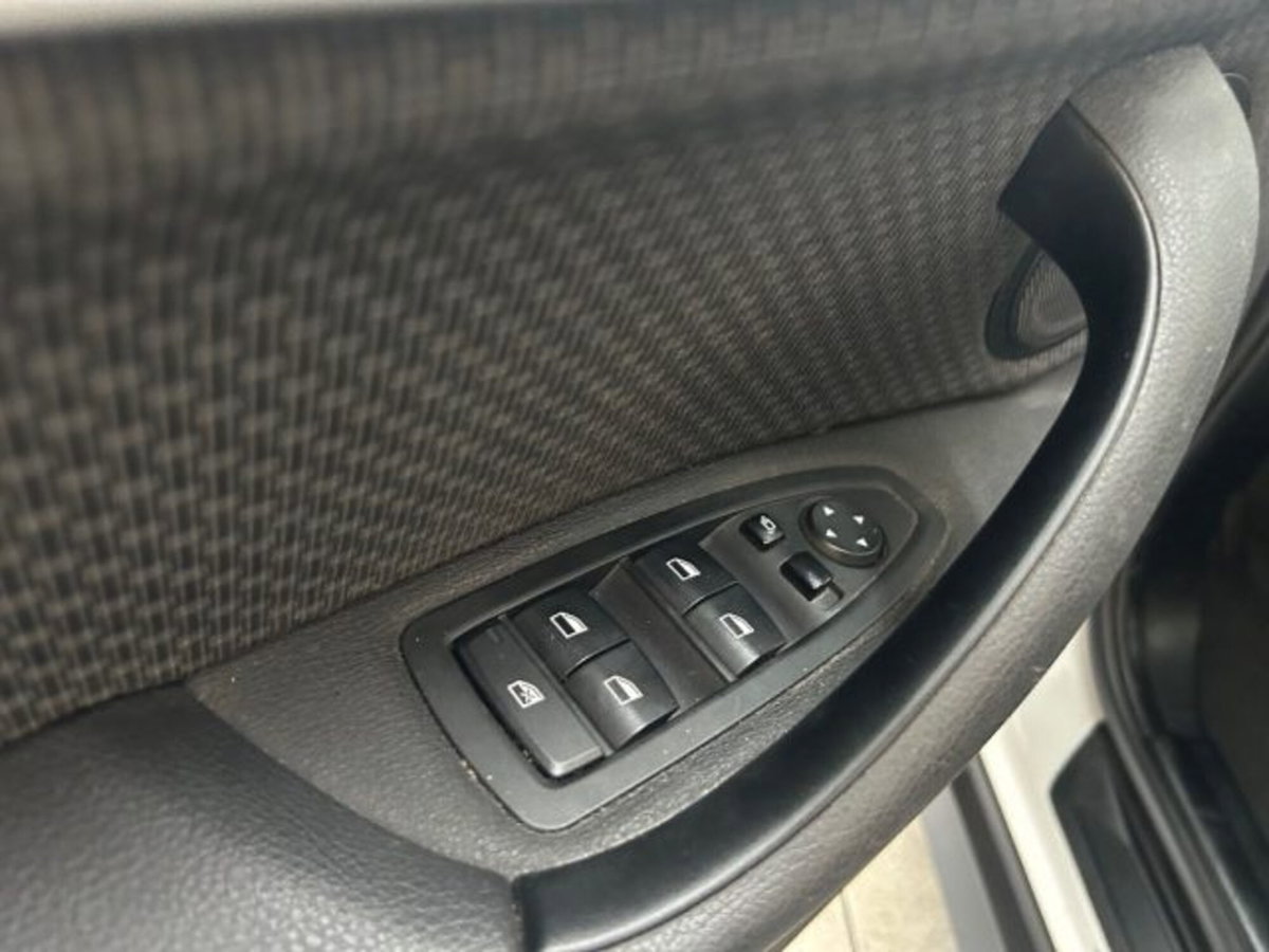 BMW X1 sDrive18i Advantage (15)