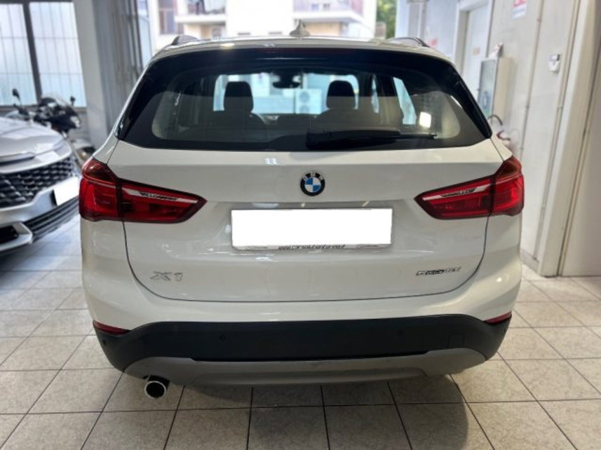 BMW X1 sDrive18i Advantage (5)