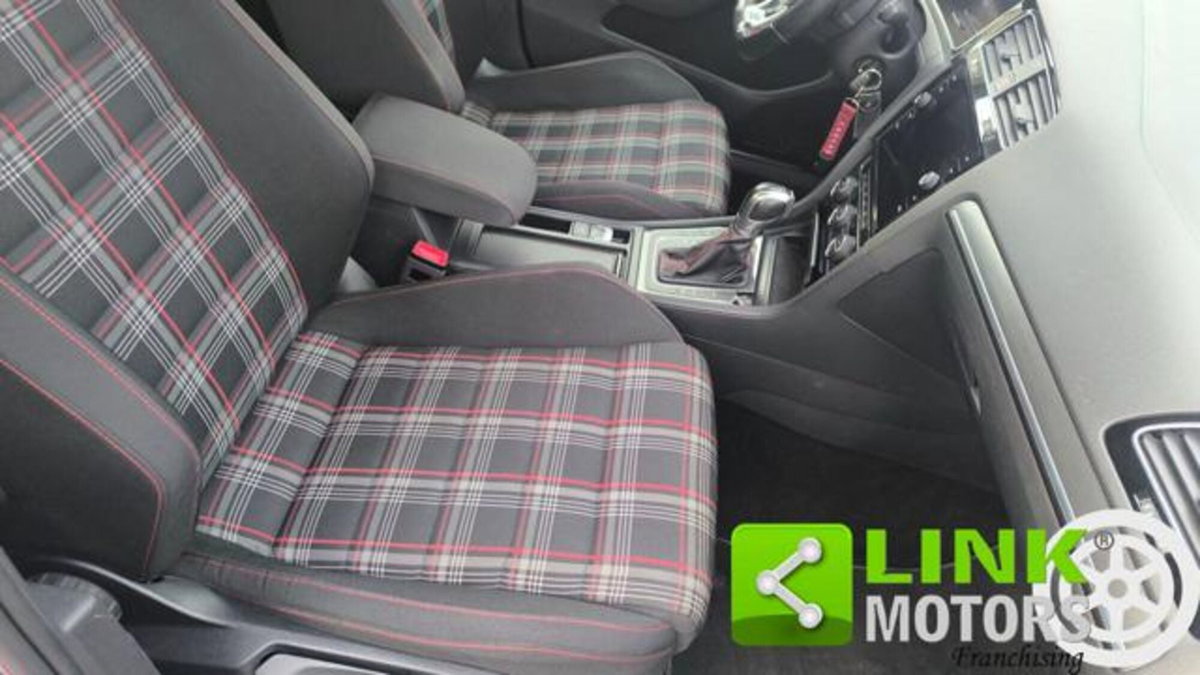 Volkswagen Golf GTI Performance 2.0 245 CV TSI DSG 5p. BMT (12)