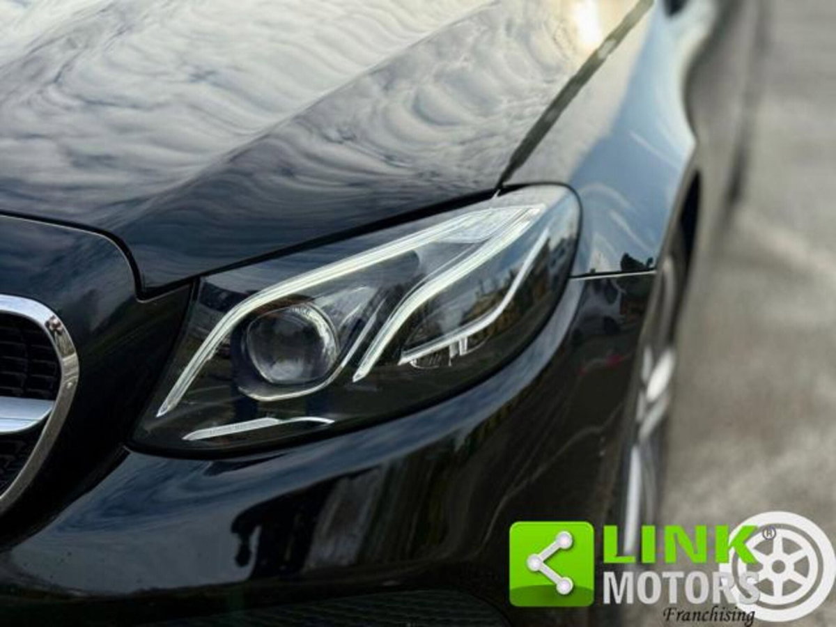 Mercedes-Benz Classe E Coupé 220 d Auto Business Sport (17)