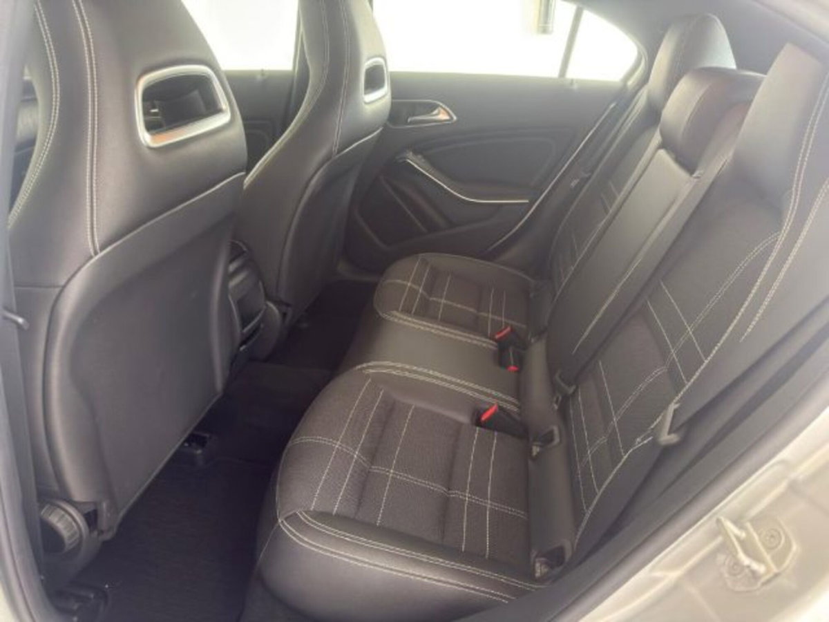 Mercedes-Benz Classe A 180 Sport (18)