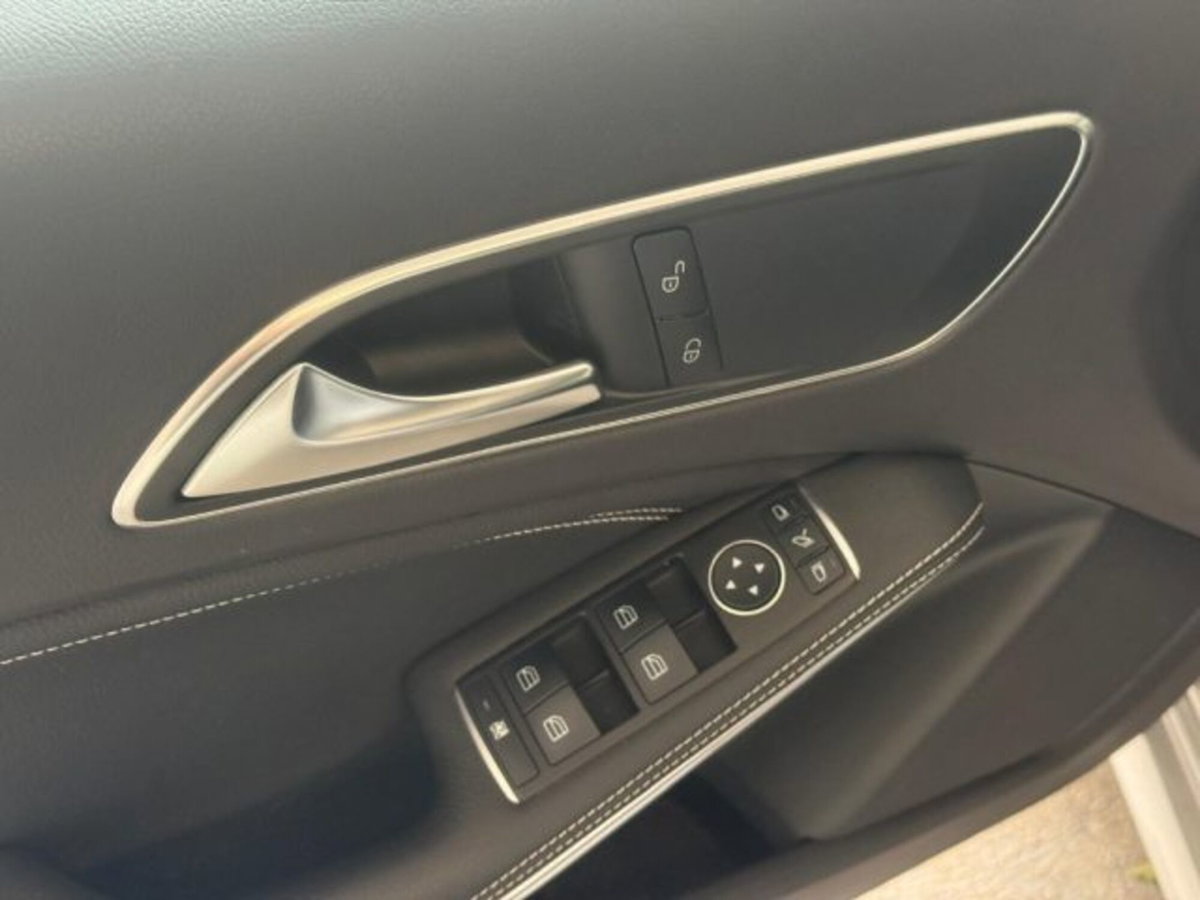 Mercedes-Benz Classe A 180 Sport (8)