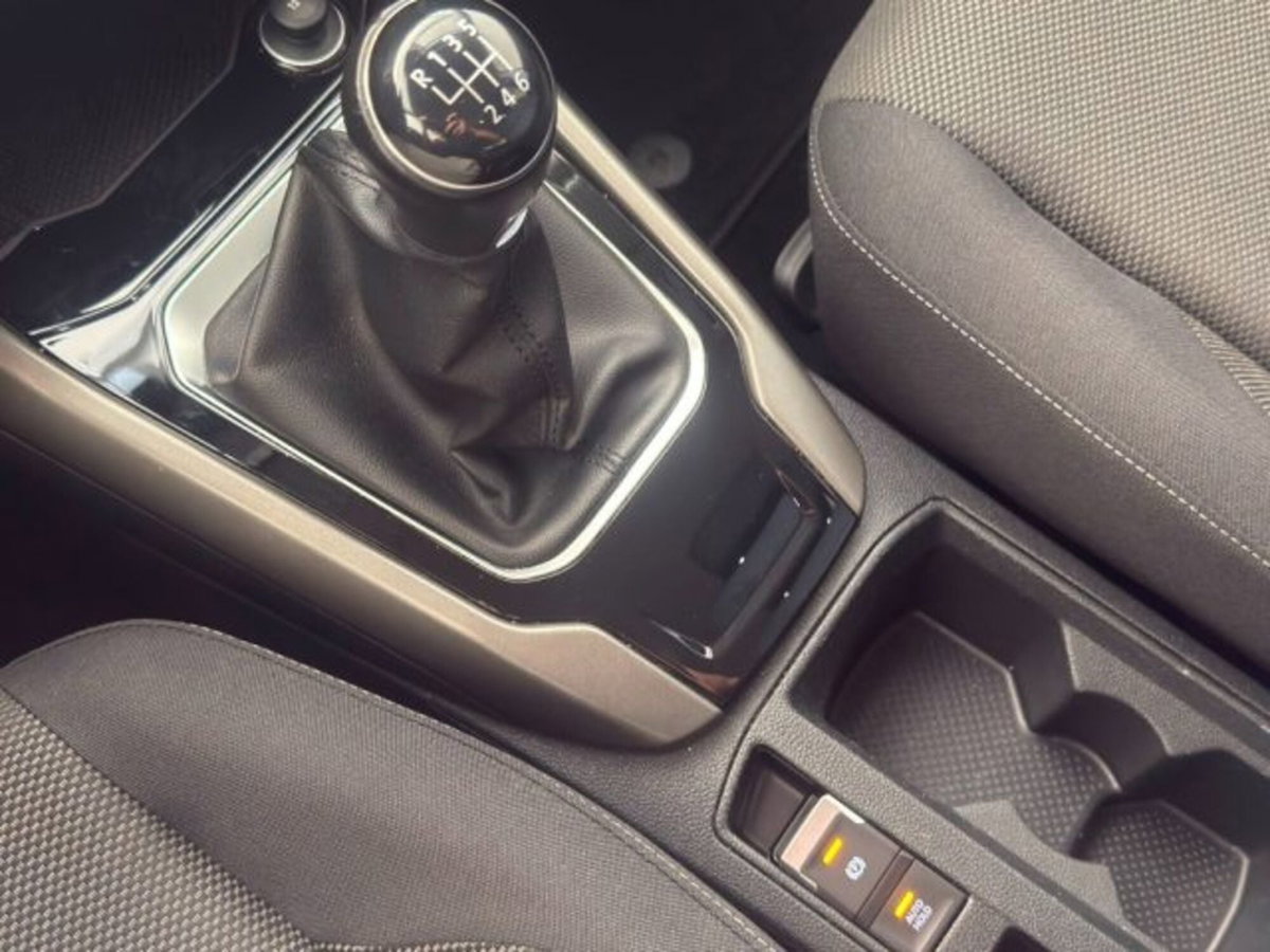 Volkswagen T-Roc 1.5 tsi Style (17)