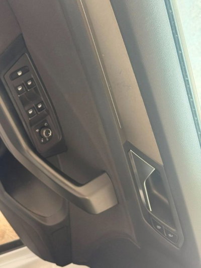 Volkswagen T-Roc 1.5 tsi Style (9)