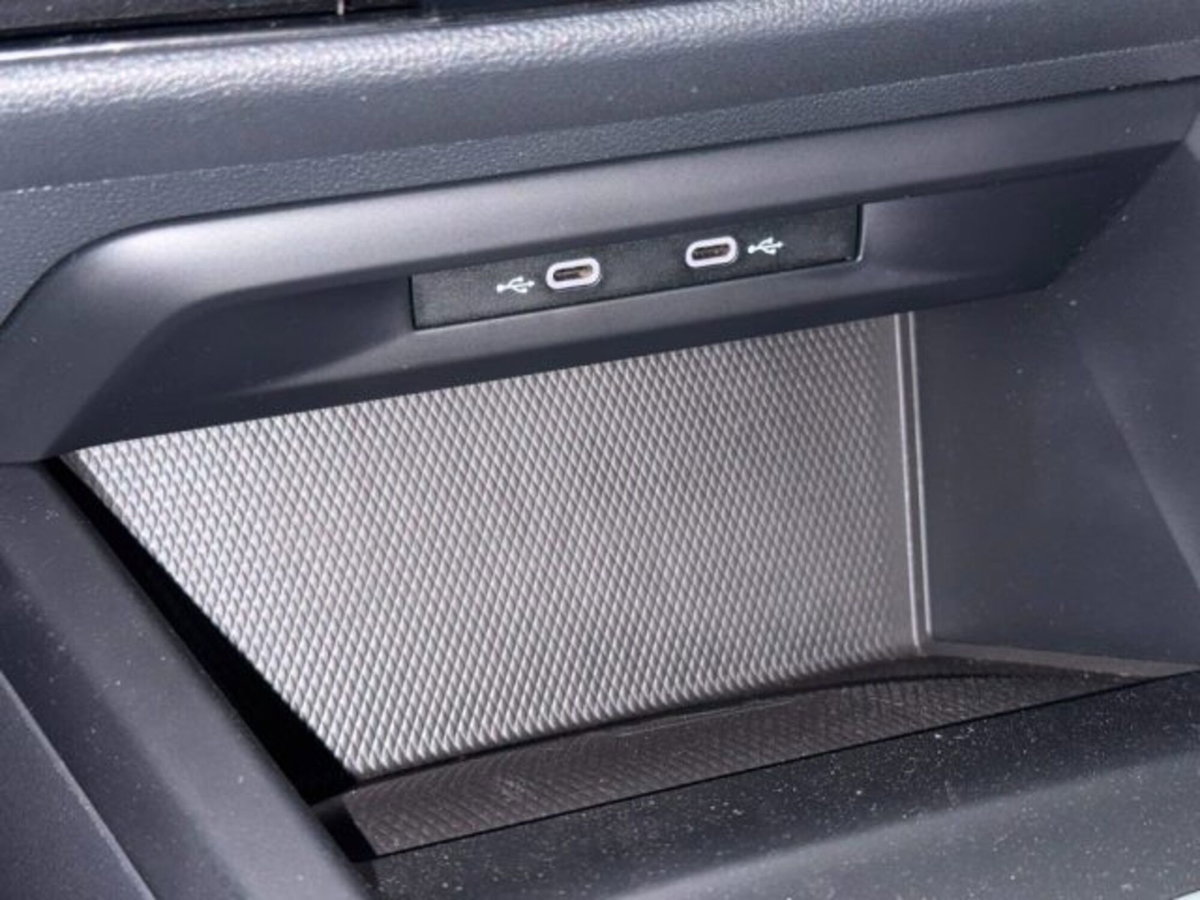 Volkswagen Golf Variant 2.0 TDI SCR DSG Life (14)