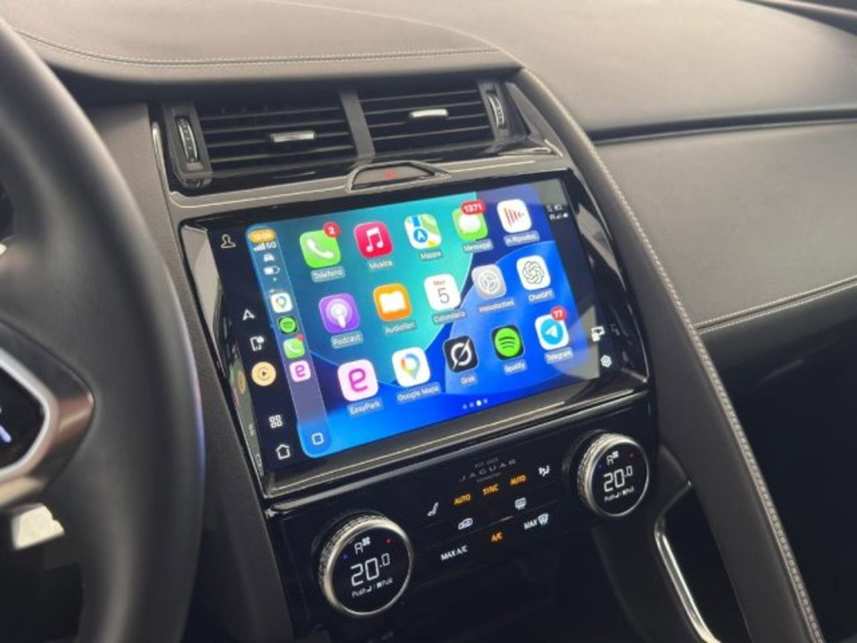 Jaguar E-Pace 2.0d i4 mhev R-Dynamic SE awd 163cv auto (17)