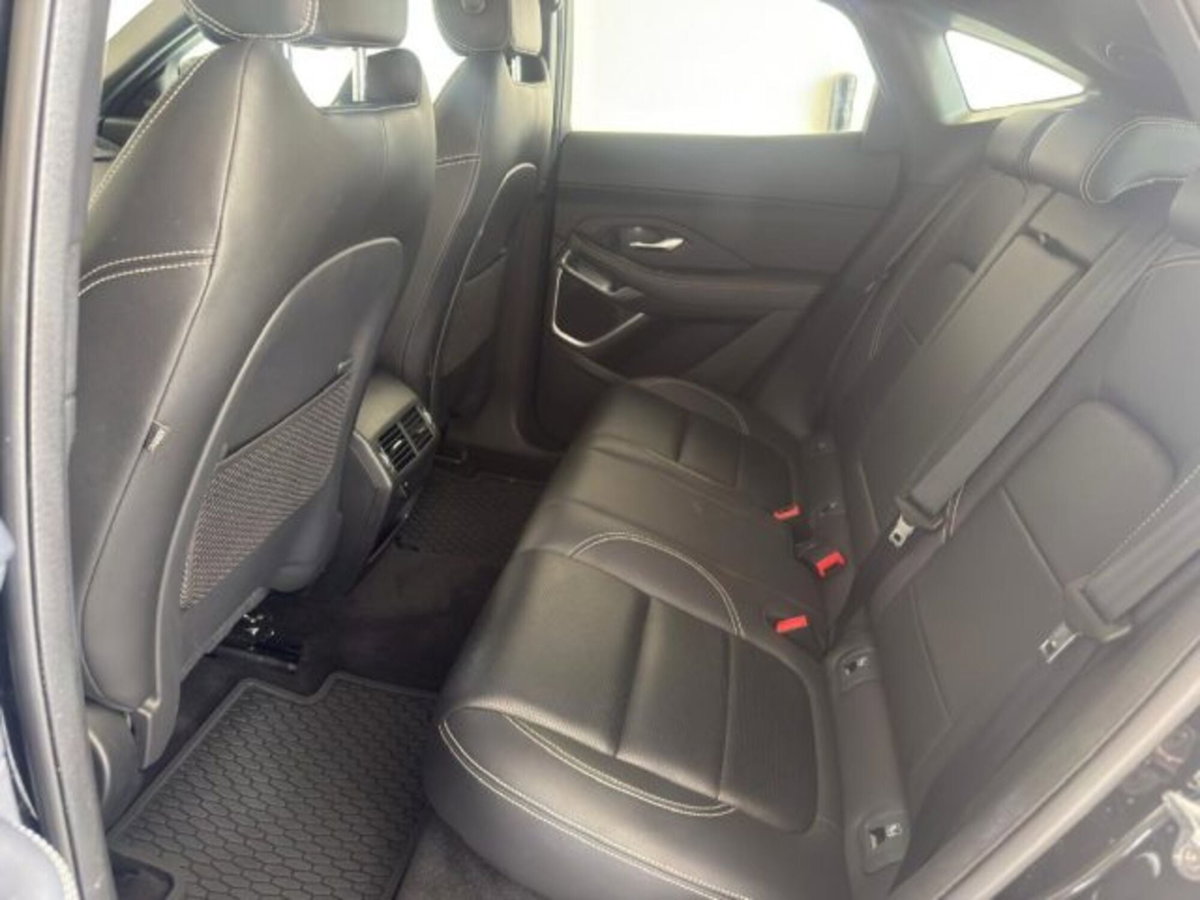 Jaguar E-Pace 2.0d i4 mhev R-Dynamic SE awd 163cv auto (19)