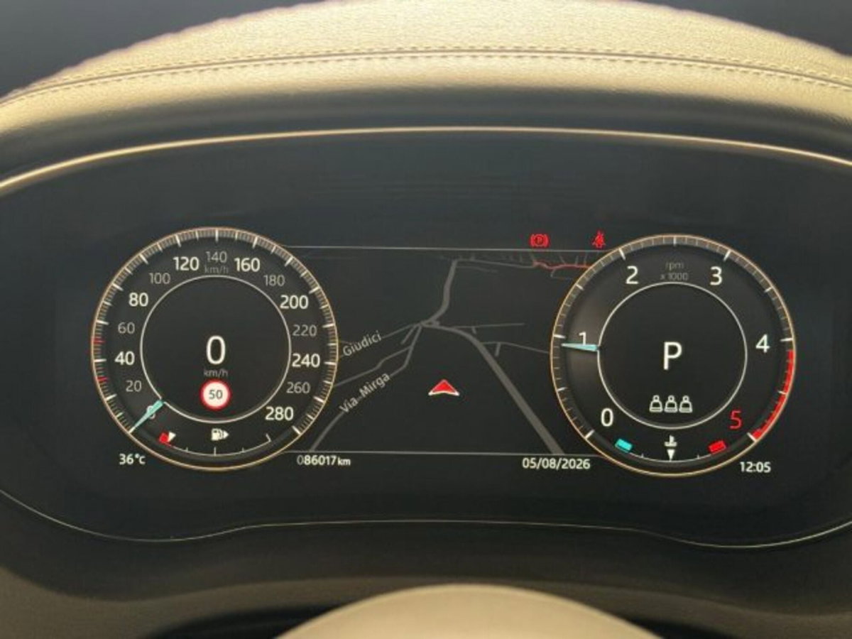Jaguar E-Pace 2.0d i4 mhev R-Dynamic SE awd 163cv auto (8)