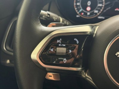 Jaguar E-Pace 2.0d i4 mhev R-Dynamic SE awd 163cv auto (9)