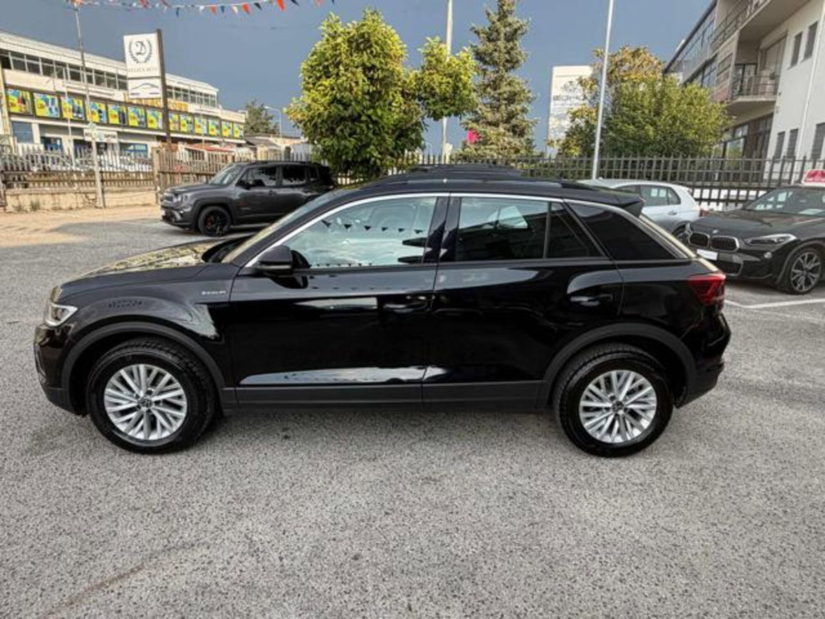Volkswagen T-Roc 1.0 TSI Life (8)
