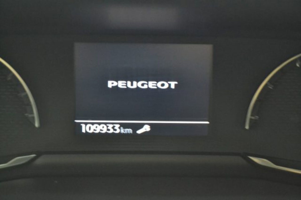 Peugeot 208 BlueHDi 100 Stop&Start 5 porte GT Pack (13)