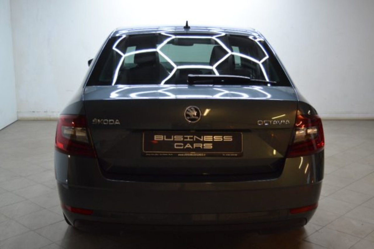 Skoda Octavia 1.6 TDI SCR 115 CV Executive (3)
