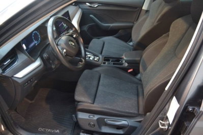 Skoda Octavia Station Wagon 2.0 TDI EVO SCR DSG Wagon Style (13)