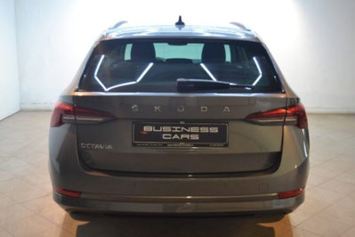 Skoda Octavia Station Wagon 2.0 TDI EVO SCR DSG Wagon Style (2)