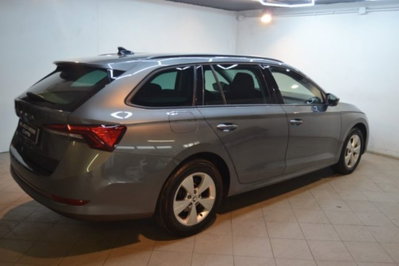 Skoda Octavia Station Wagon 2.0 TDI EVO SCR DSG Wagon Style (3)
