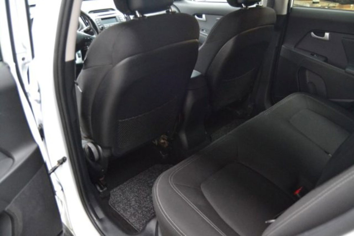 Kia Sportage 1.7 CRDI VGT 2WD Active (9)