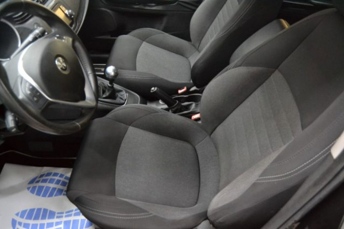Alfa Romeo Giulietta 1.6 JTDm Giulietta 120cv (10)