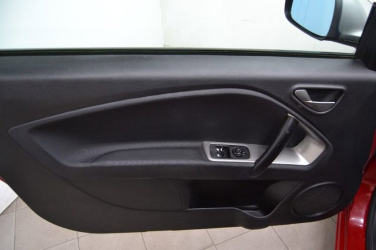 Alfa Romeo MiTo 1.4 T 120 CV GPL Distinctive (11)