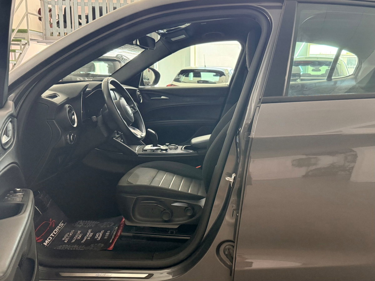 Alfa Romeo Stelvio Stelvio 2.2 Turbodiesel 160 CV AT8 RWD Super Business (16)