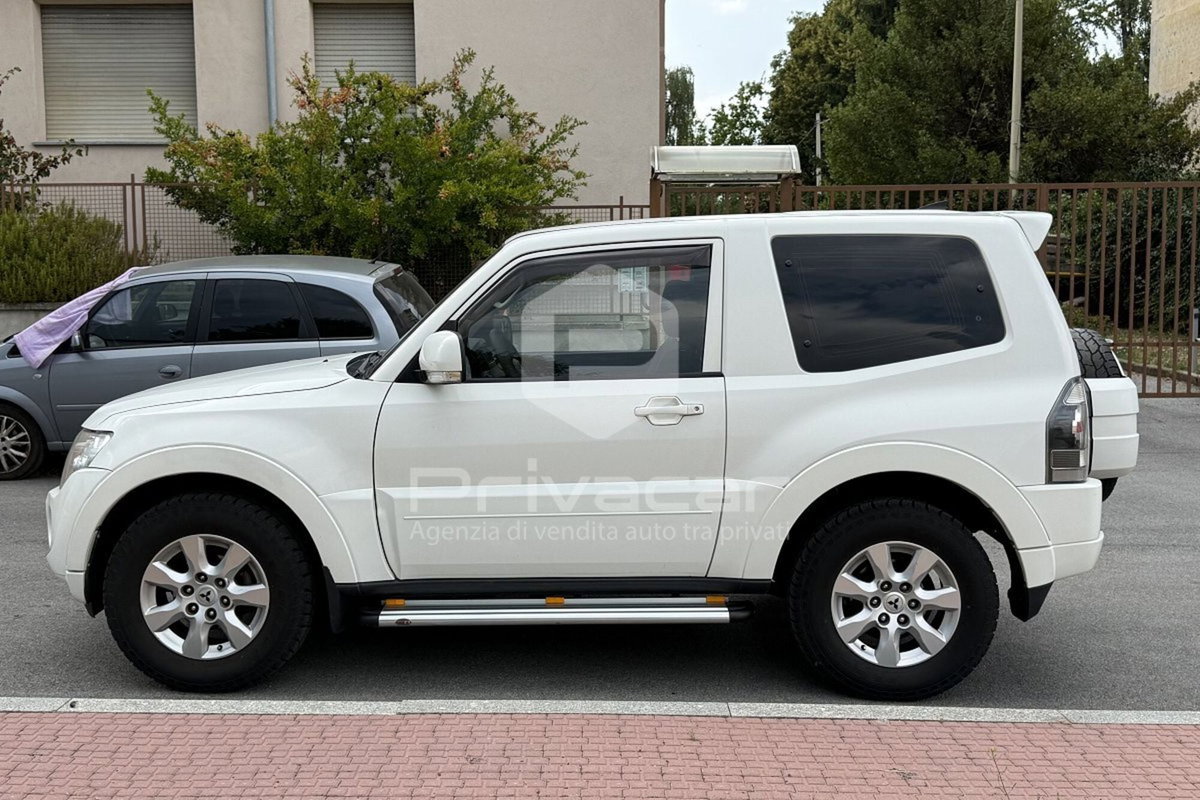 Mitsubishi Pajero 3.2 DI-D 16V 3p. Invite DPF (8)